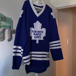 Toronto maple leafs Reebok S/M Adult Leaf Jersey - read description